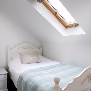 Single Upstairs Bedroom